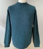 , Lugano, petroleumsfarvet, petroleum, herrestrik, herresweater, klassisk, lækker, kvalitet, blød, tyk, damestrik, oversize, loose fit, casual, sweater, striktrøje, striksweater, uldtrøje, uldsweater, biti, Ribe, skotsk,