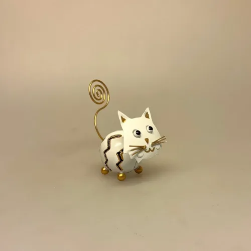 Metal Figur - Kat Hvid, Memo Holder Metal - Hvid Kat, mini, kortholder, metalkat, kat, kattefigur, gave, gavedie, sangskjuler, menukort, pengegave, symbolsk, katteting, katteejer, tak, passe, gavekort, personlig, ting med katte, lille, håndlavet, metaldyr, metalkat, biti, ribe, memo, memoholder, huskeseddel, indkøbsseddel, note, huskeklemme, fotoholder, studentergave,, missekat