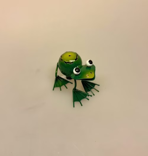Metal Figur - Frø Grøn med Magnet, Metal Dyr - Grøn Frø, magnet, frømagnet, metalfrø, metaldyr, sjov, padde, vandløb, biolog, biologi, naturen, vild, vilje, naturvejleder, sød, biti, ribe, studentergave, student,