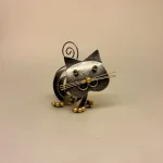 Metalfigur - Sort kat spiral, nelly, M74T, metalkat, kattefigur, kat, missekat, mis, sort kat, penge, pengegave, penge i gave, memo, noter, ting med katte, katteting, biti, ribe