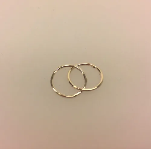 Creoler i sølv Ø 12 mm glatte hoops med click-lås, knækcreoler, clickcreoler, ægte, sterling, sølv, hoops, loops, hups, runde, ringe, blank, blanke, kvalitet, holdbare, nemme, nemme at lukke, smarte, små, diskrete, billige, øreringe, ørenringe, cirkler, biti, ribe