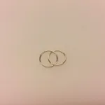 Creoler i sølv Ø 12 mm glatte hoops med click-lås, knækcreoler, clickcreoler, ægte, sterling, sølv, hoops, loops, hups, runde, ringe, blank, blanke, kvalitet, holdbare, nemme, nemme at lukke, smarte, små, diskrete, billige, øreringe, ørenringe, cirkler, biti, ribe