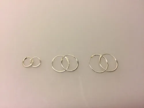 Ø 16 mm Creoler sølv - glatte hoops, creol 1,5 16mm, creol, creoler, runde ringe, runde øreringe, ørenringe, hoops, ægte sølv, ægte, nikkelfri, billige, kvalitet, sølv, sterling sølv, stort udvalg, mange størrelser, små, store, tykke, chunky, tynde, Ø 10 mm Creoler sølv - glatte hoops, creol 1,5 10mm, creoler, creol, øreringe, ørenringe, runde ringe, hoops, ægte sølv, nkkelfri, billige, god kvalitet, blanke, sterlig sølv, sterling sølv, sterlingsølv, sølvøreringe