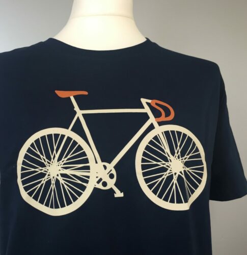Unisex T-shirt øko bomuld - Cykel Blå, cykel t-shirt, cykeltøj, ting med cykler, cykel ting, gaveidé, økologisk, øko, bomuld, bio, bæredygtig, miljøvenlig, lækker, kvalitet, landevejscykling, cykel bluse, herre t-shirt, til mænd, dame t-shirt, biti, ribe, tour de france, vadehavet,