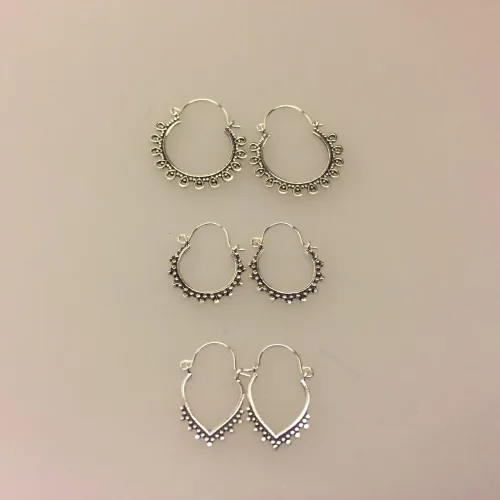 Creoler i sølv Ø 12 mm hjertebøjle med fint mønster, Ø 17 mm Creol øreringe sølv - bøjle med fint mønster, hoops, loops, runde, øreringe, ringe, ørenringe, bali, boho, hippie, stylish, cool, ægte, sølv, sterling sølv, billige, lave priser, kvalitet, små, specielle, mønster, maanesten