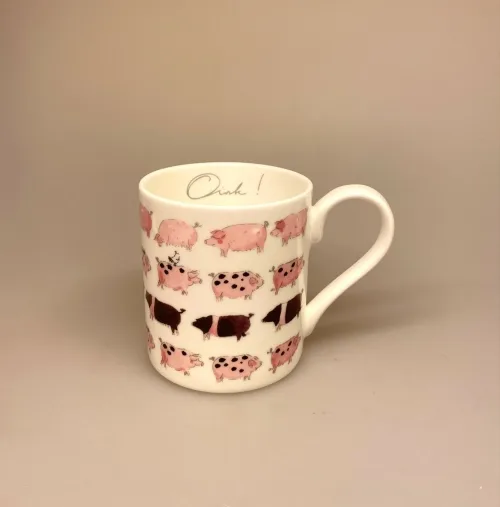 Krus - Ben Porcelæn - Grise, gris, grisekop, grisekrus, kop med grise, krus med grise, sø, søer, grisesø, orne, pattegris, svin, tryne, grisetryne, krølle på halen, pig, ting med grise, ting med svin, svinekop, broget, lyserød, hængebug,