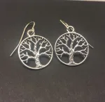 Vikingeøreringe i sølv - Livets træ Yggdrasil rund enkel, Vikingeøreringe i sølv - Livets træ Yggdrasil oval prik, livstræ, livstræet, ask, ygdrasil, yggdrassil, ovale, medaljon, fligran, yndige, feminine, lette, ægte, sølv, øreringe, ørenringe, smukke, kvalitet, specielle, vikinger, vikingesmykker, biti, ribe, freja, ydun, idun,