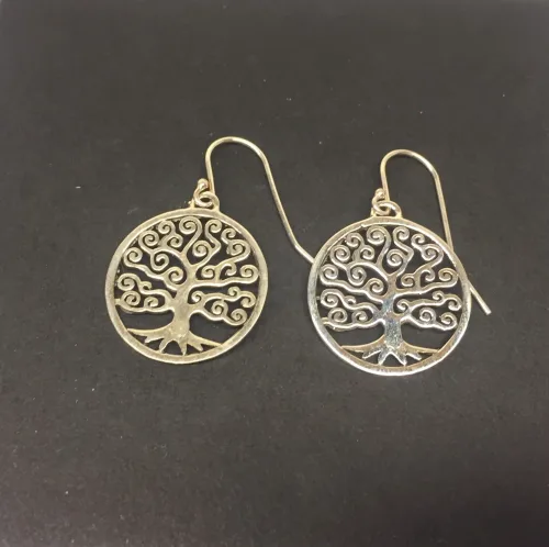 Vikingeøreringe i sølv - Livets træ Yggdrasil krummelurer, Vikingeøreringe i sølv - Livets træ Yggdrasil rund enkel, Vikingeøreringe i sølv - Livets træ Yggdrasil oval prik, livstræ, livstræet, ask, ygdrasil, yggdrassil, ovale, medaljon, fligran, yndige, feminine, lette, ægte, sølv, øreringe, ørenringe, smukke, kvalitet, specielle, vikinger, vikingesmykker, biti, ribe, freja, ydun, idun,