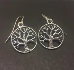 Vikingeøreringe i sølv - Livets træ Yggdrasil rund enkel, Vikingeøreringe i sølv - Livets træ Yggdrasil oval prik, livstræ, livstræet, ask, ygdrasil, yggdrassil, ovale, medaljon, fligran, yndige, feminine, lette, ægte, sølv, øreringe, ørenringe, smukke, kvalitet, specielle, vikinger, vikingesmykker, biti, ribe, freja, ydun, idun,