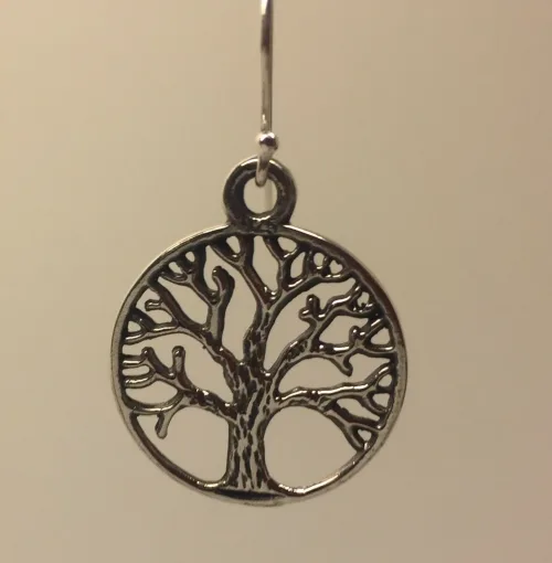 Vikingeøreringe i sølv - Livets træ Yggdrasil rund enkel, Vikingeøreringe i sølv - Livets træ Yggdrasil oval prik, livstræ, livstræet, ask, ygdrasil, yggdrassil, ovale, medaljon, fligran, yndige, feminine, lette, ægte, sølv, øreringe, ørenringe, smukke, kvalitet, specielle, vikinger, vikingesmykker, biti, ribe, freja, ydun, idun,