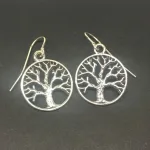Vikingeøreringe i sølv - Livets træ Yggdrasil rund enkel, Vikingeøreringe i sølv - Livets træ Yggdrasil oval prik, livstræ, livstræet, ask, ygdrasil, yggdrassil, ovale, medaljon, fligran, yndige, feminine, lette, ægte, sølv, øreringe, ørenringe, smukke, kvalitet, specielle, vikinger, vikingesmykker, biti, ribe, freja, ydun, idun,