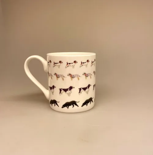Krus - Ben Porcelæn - Hunde på række, Krus - Ben Porcelæn - Hunde, hundekrus, hundekop, spaniels, springerspaniel, springerspaniels, cocker, cockerspaniel, amerikansk spaniel, pointer, jagthund, irsk setter, spaniel hund, king charles, cavalier, kop, speciel, doglover, hundeejer, ting med hunde, hundeting, cairn terrier, charlie, labrador, retriever, jagthund, jack russel, ribe hund