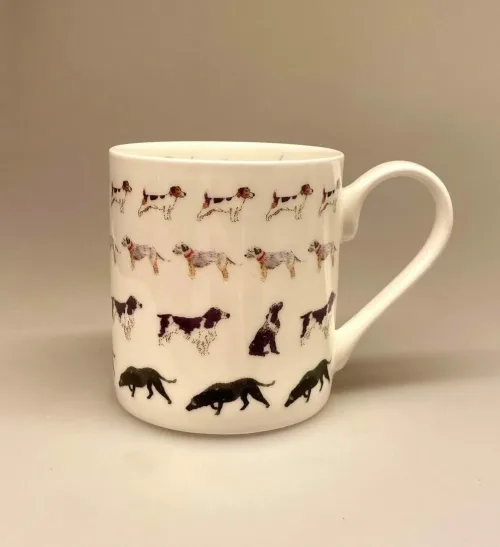 Krus - Ben Porcelæn - Hunde på række, Krus - Ben Porcelæn - Hunde, hundekrus, hundekop, spaniels, springerspaniel, springerspaniels, cocker, cockerspaniel, amerikansk spaniel, pointer, jagthund, irsk setter, spaniel hund, king charles, cavalier, kop, speciel, doglover, hundeejer, ting med hunde, hundeting, cairn terrier, charlie, labrador, retriever, jagthund, jack russel, ribe hund