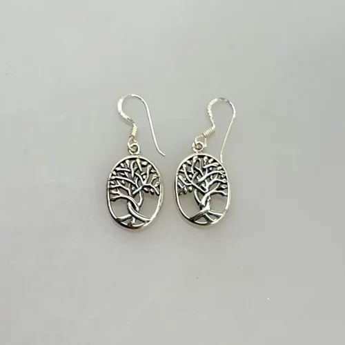 Vikingeøreringe Sølv - Livets Træ Yggdrasil Oval Snoet Stamme, kd, 15891, oval, snoet stamme, tredelt, tre, tallet, magisk, livets, træ, livstræ, livstræet, ask, yggdrasil, ægte, sterling, sølv, vedhæng, symbolik, symbolsk, begyndelse, livet, smukt, poetisk, sølvsmykke, halskæde, vikinger, vikingesmykker, nordisk, mytologi, tro, aser, gamle, guder, fund, kopi, original, feminine, biti, ribe, museumssmykker, udgravninger,