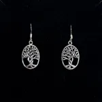 Vikingeøreringe Sølv - Livets Træ Yggdrasil Oval Snoet Stamme, kd, 15891, oval, snoet stamme, tredelt, tre, tallet, magisk, livets, træ, livstræ, livstræet, ask, yggdrasil, ægte, sterling, sølv, vedhæng, symbolik, symbolsk, begyndelse, livet, smukt, poetisk, sølvsmykke, halskæde, vikinger, vikingesmykker, nordisk, mytologi, tro, aser, gamle, guder, fund, kopi, original, feminine, biti, ribe, museumssmykker, udgravninger,