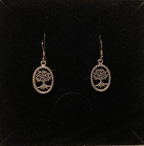 Vikingeøreringe i sølv - Livets træ Yggdrasil oval prik, livstræ, livstræet, ask, ygdrasil, yggdrassil, ovale, medaljon, fligran, yndige, feminine, lette, ægte, sølv, øreringe, ørenringe, smukke, kvalitet, specielle, vikinger, vikingesmykker, biti, ribe, freja, ydun, idun,