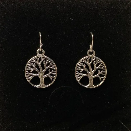 Vikingeøreringe i sølv - Livets træ Yggdrasil rund enkel, Vikingeøreringe i sølv - Livets træ Yggdrasil oval prik, livstræ, livstræet, ask, ygdrasil, yggdrassil, ovale, medaljon, fligran, yndige, feminine, lette, ægte, sølv, øreringe, ørenringe, smukke, kvalitet, specielle, vikinger, vikingesmykker, biti, ribe, freja, ydun, idun,