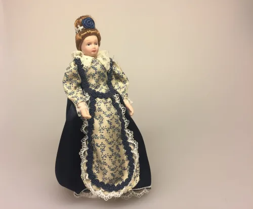 Dukke Frue i blå kjole, frue, bedstemor, tante, ældre, dame, Dukke Fin Dame i kjole, fin, dame, herskabelig, borgerskab, elegant, flot, frue, , adelig, herskabelig stil, dukkehusdukker, dukkehusting, ting til dukkehus, biti, ribe, samlere,