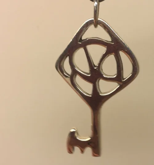 Vikingevedhæng i sølv - Nøglen til Himmeriget stor, nøgle, sølvnøgle, vikingesmykker, vikingetid, vikingevedhæng, vikingefund, museumssmykker, ægte, sølv, sølvsmykke, sølvvedhæng, ribe, ældste by, museums,