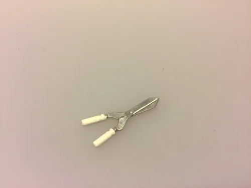 Miniature Hækkesaks, hækkeklipper, haven, dukkehave, haveredskaber, ting til, dukkehuset, miniature, bonsai, verden, lege, dukketing, dukkehus, dukkehusting, miniature, miniaturer, sættekasse, amagerhylde, nissebo, nissedør, nissehus, biti, ribe