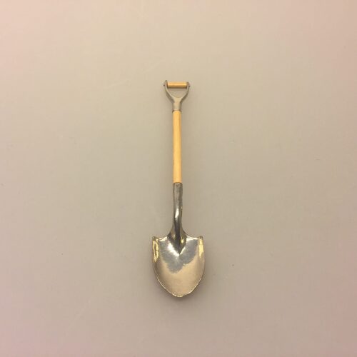 Miniature Spade, Miniature Hækkesaks, hækkeklipper, haven, dukkehave, haveredskaber, ting til, dukkehuset, miniature, bonsai, verden, lege, dukketing, dukkehus, dukkehusting, miniature, miniaturer, sættekasse, amagerhylde, nissebo, nissedør, nissehus, biti, ribe, en spade for en spade