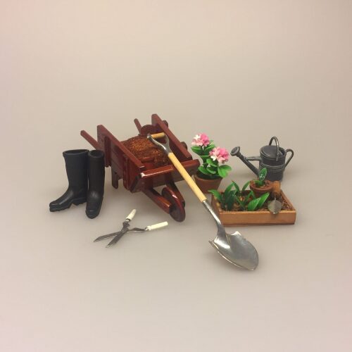 Miniature Kasse med æbler, danske æbler, mini æbler, miniature æbler, æblekasse, ny plukkede, frugt, fynske æbler, usprøjtede, økologiske, dukkehus, dukkehusting, til dukkehuset, mini, miniature, miniaturer, miniatyre, samler, legemad, biti, ribe, Miniature trillebør brun, Miniature Hækkesaks, hækkeklipper, haven, dukkehave, haveredskaber, ting til, dukkehuset, miniature, bonsai, verden, lege, dukketing, dukkehus, dukkehusting, miniature, miniaturer, sættekasse, amagerhylde, nissebo, nissedør, nissehus, biti, ribe