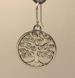 Vikingeøreringe i sølv - Livets træ Yggdrasil krummelurer, Vikingeøreringe i sølv - Livets træ Yggdrasil rund enkel, Vikingeøreringe i sølv - Livets træ Yggdrasil oval prik, livstræ, livstræet, ask, ygdrasil, yggdrassil, ovale, medaljon, fligran, yndige, feminine, lette, ægte, sølv, øreringe, ørenringe, smukke, kvalitet, specielle, vikinger, vikingesmykker, biti, ribe, freja, ydun, idun,