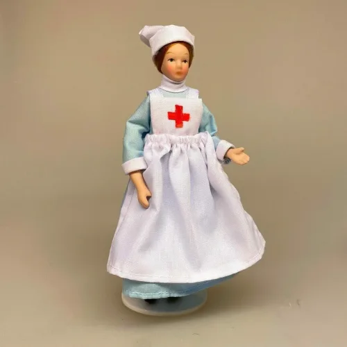 Dukke sygeplejerske, Krykke miniature, sygeplejerske, miniaturer, dukkehus, dukkehusting, til, sættekasse, sætterkasse, lille, bitte, sjove ting, medicin, læge, doktor, sygehus, brækket ben, forstuvet fod, ankel, medicin, apotek, biti, ribe