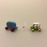 Miniature Trækdyr lam, Miniature Trækdyr elefant, bodil, lilleper, lille per, lille pers, elefant, trækelefant, snor, trædyr, dukkehus, legetøj, dukkehusting, miniaturer, mini, biti, ribe, nisserne, nissedør, nissehus, nissebo,