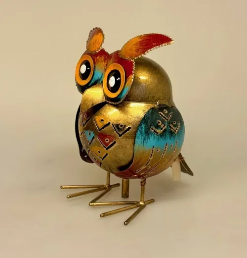Metal Figur - Kulørt ugle ,Memo holder metal - Kulørt ugle, memo, gave, gaveidé, pengegave, pengeclips, symbolsk, student, studentergave, graduation, svendeprøve, svendebrev, ting med ugler, figur, metal, pynt, dekorativ, flot, speciel, håndlavet, kunsthåndværk, ugleting, uglefigur, pengeugle, fotoholder, fotoclip, biti, ribe