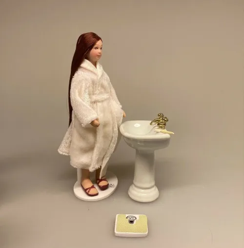 Miniature Håndvask i porcelæn, Miniature Håndvask i porcelæn , badeværelse, porcelænsvask, håndvask, bad, dukkehus, til dukkehuset, dukkehusting, dukkehus tilbehør, miniaturer, dukkemøbler, dukketilbehør, dukketing, biti, ribe