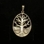 Vikinge vedhæng sølv - Livets træ Yggdrasil stor oval ,Vikinge vedhæng sølv - Livets træ Yggdrasil lille oval, Vikinge Vedhæng sølv - Livets træ Yggdrasil, vikingesmykker, vikingsmykker, livstræet, ask, ygdrasil, yggdrassil, asatro, sølvvedhæng, sølvsmykke, kædevedhæng, freja, nordisk mytologi, asgård, udgård, midgård, museumssmykker, museums smykker, kopi smykker, fund, kopier af fund, ribe, biti,