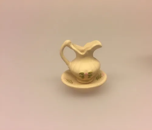 Miniature Servantesæt Terrakotta med Rosa Deko, potte og servante, etagevask, vask, servante, servantesæt, servantebord, vaskemøbel, potte, natpotte, nisser, nissebo, nissedr, nissehus, nisse tilbehør, ting til, nisserne, dukkehuset, dukkehus, dukkehusting, dukkehustilbehør, dukkemøbler, møbler, teracotta, terracotta, ler, yndigt, nostalgisk, upstairs downstairs, downtown abbey, biti, ribe