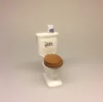 Miniature toiletrulle Lambi, wcpapir, wcrulle, toilet papir, toiletrulle, mini, miniature, miniaturer, dukkehus, dukkehusting, dukkehustilbehør, sætterkasseting, sætterkasse, sættekasse, nisseting, nissedør, nissebo, nissehus, ting til nisserne, dukkehuset, sangskjuler, sjov, 1:12, biti, ribe