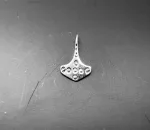 Vikinge vedhæng i sølv enkel Thorshammer, Vikingevedhæng i sølv- Thorshammer tosidet med runer,Vikinge vedhæng i sølv lille Thorshammer evighed, infinity, evighed, uendelig, magisk 3, vikinger, vikingesmykker, thorshammer, mjølner, thor, hammer, sølv, ægte, original, lille, chunky, lækker, smuk, feminin, til børn, dåbsgave, barnedåb, dreng, dåbssmykke, museums, museumssmykker, kopi, kopismykker, gamle, guder, gammel, tro, aserne, odin, biti, ribe, fund, vikingetiden, oldtids,