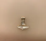 Vikingevedhæng i sølv- Thorshammer tosidet med runer,Vikinge vedhæng i sølv lille Thorshammer evighed, infinity, evighed, uendelig, magisk 3, vikinger, vikingesmykker, thorshammer, mjølner, thor, hammer, sølv, ægte, original, lille, chunky, lækker, smuk, feminin, til børn, dåbsgave, barnedåb, dreng, dåbssmykke, museums, museumssmykker, kopi, kopismykker, gamle, guder, gammel, tro, aserne, odin, biti, ribe, fund, vikingetiden, oldtids,