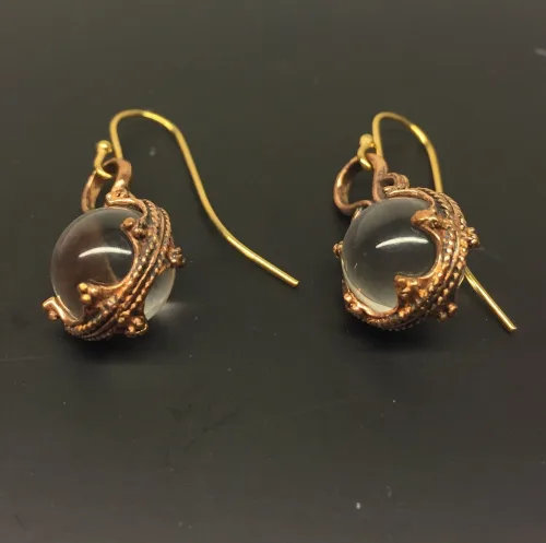 Vikinge Ørehængere i bronze - Gotlandsk krystal enkel, ørehængere, øreringe, ørenringe, øresmykker, bronze, smykker, vikingesmykker, museumssmykker, museums, kopismykker, vikingekopier, oldtidsfund, historiske smykker, ægte, originale, aser, nordisk, nordiske, mytologi, gamle, symbolik, amuletter, specielle, kvalitet, ribe, biti, fund,