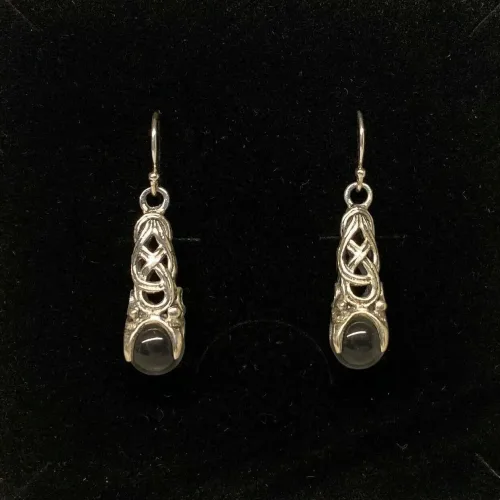 Vikinge Ørehængere i sølv med flet og Gotlandsk krystal, sølv, sterling, ægte, bjergkrystal, sølvøreringe, sølv ørenringe, ørehængere, keltisk, flet, fletværk, knude, evighed, uendelighed, infinity, vikinger, vikingesmykker, vikinge ørehængere, vikingeøreringe, museums, museumssmykekr, museumskopi, kopi, kopismykker, vikingekopi, fund, oldtids, ribe, biti, originale
