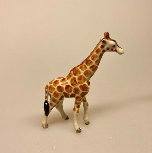 Giraf Figur porcelæn, porcelæn, porcelænsfigur, porcelænsdyr, porcelænsgiraf, af porcelæn, giraf, giraffer, se giraffen, savanne, savannens dyr, storvildt, safari, zoo, zoologisk have, samler, sættekasse, sætterkasse, amagerhylde, biti, ribe