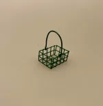 Indkøbskurv grøn miniature , købmandsbutik, handle, shopping, indkøb, varer, varekurv, supermarked, på marked, trådkurv, metalkurv, miniature, miniaturer, dukkehus, dukkehusting, ting til, dukkehus, nissebo, nissehus, nissedør, mini, dukketing, biti, ribe