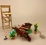 Miniature Kurv med låg flettet 1:12 , havearbejde, visne blade, Miniature Vaskekurv flettet 1:12, Skjorte miniature 1:12 fint sammenfoldet stykvist assorterede, dukketøj, vasketøj, strygetøj, miniature, miniaturer, dukkehus, dukkehuset, dukkehustilbehør, dukkehusting, dukkestørrelse, lille, små, gavekort, penge til tøj, sangskjuler, symbolsk, pengegave, sætterkasse, sættekasse, 1:12, biti, ribe