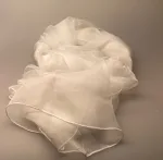 Silkechiffon 1163 XL - Hvidt, 1163-00, hvidt, tørklæde, silketørklæde, silke, ren silke, 100% silke, stola, bolero, sjal, konfirmation, konfirmationstøj, konfirmationstilbehør, kor, luksus, lækkert, smukt, biti, ribe, håndrullede kanter, let, tyndt, fint, elegant,