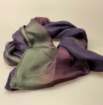 Tørklæde 7627 - 3 lag silke Lilla/grøn, 7627-57, , Tørklæde 7627 - 3 lag silke , petroleumsgrøn, blommefarvet, silke, ren silke, 100% silke, tredobbelt, tre-lags, ægte, luksus, kvalitet, eksklusivt, smukt, klassisk, fest, festtøj, stola, silketørklæde, tørklæde, af silke, biti, ribe, kor