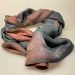 Tørklæde 7627 - 3 lag silke, tredobbetl, 3-dobbelt, tre-lags, ren silke, ægte silke, silketørlæde, sjal, stola, fest, festtøj, eksklusivt, lækkert, kvalitet, specielt, smukt, biti, ribe, senas, kinesisk, 100%, ædelt, naturmateriale, flot, alle farver, 7627-Tørklæde 7627 - 3 lag silke Grå/Rosa, Tørklæde 7627 - 3 lag silke Petrol, petroleumsblå, petroleumsgrøn, blommefarvet, silke, ren silke, 100% silke, tredobbelt, tre-lags, ægte, luksus, kvalitet, eksklusivt, smukt, klassisk, fest, festtøj, stola, silketørklæde, tørklæde, af silke, biti, ribe, kor, gammelrosa, grå, støvet,