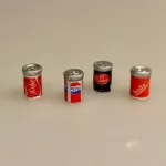 Miniature Cola Dåse, coke, cola, pepsi, light, Dr. Pebber, discount, cola, sodavand, dåsesodavand, sodavandsdåse, læskedrik, sjov, mini, biti, ribe, nisser, nisseting, sangskjuler, gavekort, gave, konfirmation, bryllup, fødselsdag, dukkehusting, tilbehør, sættekasse, sætterkasse