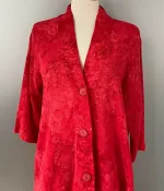 Uno Jakke i A-facon med Hør - Rød, koldrød, bærrød, lang, jakke, hørjakke, afslappet, casual, festlig, vidde, rummelig, kimono, batik, biti, ribe, diva, flot, farver, farveglad, ghita nørby,