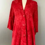 Uno Jakke i A-facon med Hør - Rød, koldrød, bærrød, lang, jakke, hørjakke, afslappet, casual, festlig, vidde, rummelig, kimono, batik, biti, ribe, diva, flot, farver, farveglad, ghita nørby,