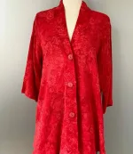 Uno Jakke i A-facon med Hør - Rød, koldrød, bærrød, lang, jakke, hørjakke, afslappet, casual, festlig, vidde, rummelig, kimono, batik, biti, ribe, diva, flot, farver, farveglad, ghita nørby,