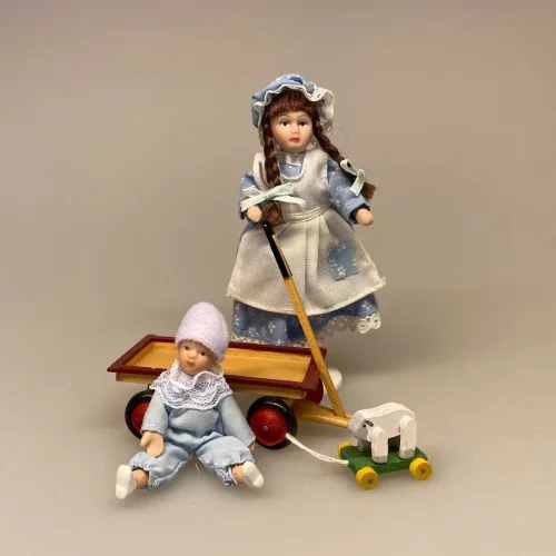 Miniature Trækvogn - Legevogn, dukkehus, dukkehusting, dukkehustilbehør, ting til, 1:12, mini, miniature, miniaturer, dollhouse, lege, samlere, legetøj, håndlavet, fungerer, biti, ribe, købmand, købmandsbutik, Lille pige Laura, kyse, mamelukker, 1:12, Lille dukke, Lille pige, dukkehusdukke, dukkehusdukker, dukke, dukkepige, pigedukke, ting til dukkehuset, dukkehusting, dukketing, miniature, miniaturer, små ting, sættekassen, sættekasseting, biti, ribe