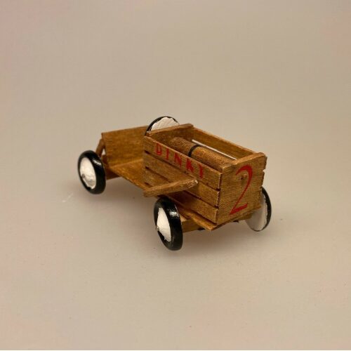 Miniature Sæbekassebil, Miniature Trækvogn - Legevogn, dukkehus, dukkehusting, dukkehustilbehør, ting til, 1:12, mini, miniature, miniaturer, dollhouse, lege, samlere, legetøj, håndlavet, fungerer, biti, ribe, købmand, købmandsbutik